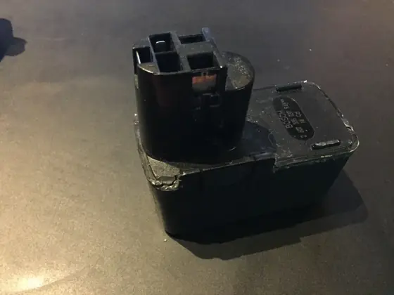 Batería de herramienta con bloque de celdas antiguo