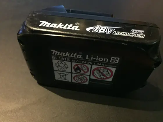 Batería Makita de iones de litio de 18 V